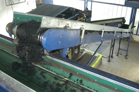 Conveyors for waste water treatment plants 