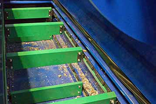 Chain conveyors